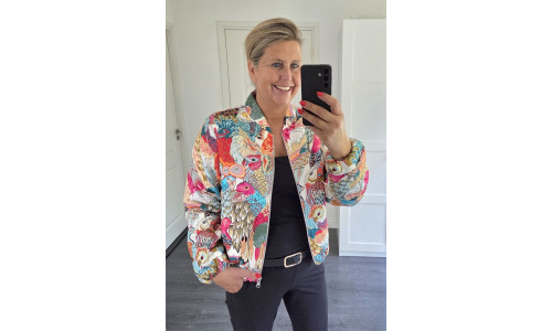 BOMBER JASJE bird